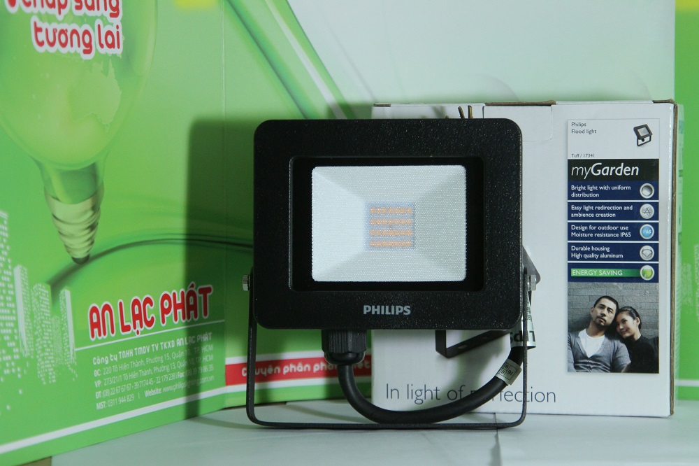 Đèn pha Led Philips MyGarden kết cấu chắc chắn