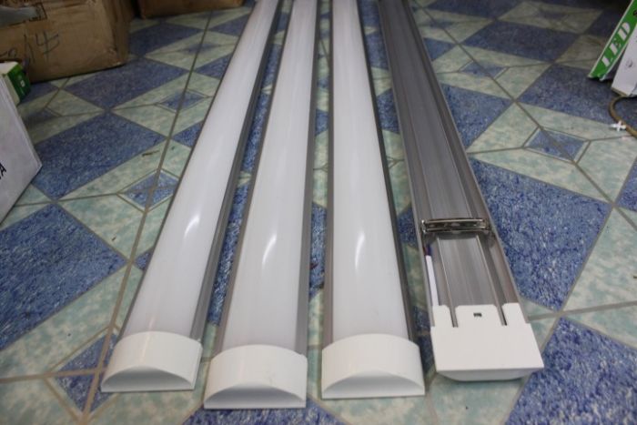 Đèn led bán nguyệt tiết kiệm điện và sử dụng được lâu